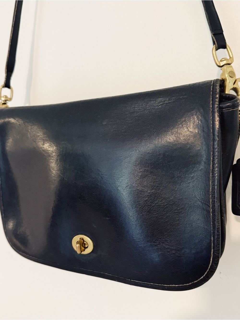 Vintage Coach USA Made Black Glove Tanned Leather Turnlock Shoulder Bag